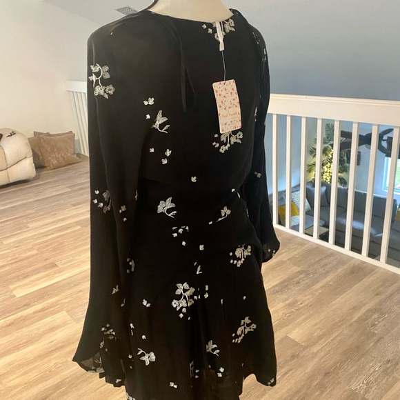 Free people, sexy, feminine dress - Picture 5 of 7